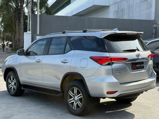 TOYOTA-HILUX SW4-2018