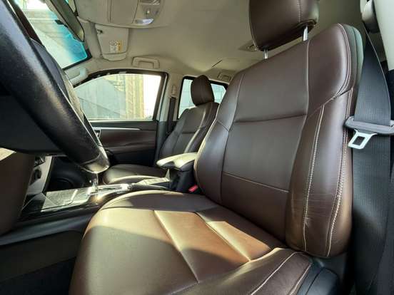 TOYOTA-HILUX SW4-2018