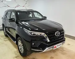 TOYOTA HILUX SW4 2.8 D-4D TURBO DIESEL SRX 7L 4X4 AUTOMÁTICO TOYOTA HILUX SW4 2.8 D-4D TURBO DIESEL SRX 7L 4X4 AUTOMÁTICO