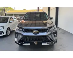 TOYOTA HILUX SW4 2.8 D-4D TURBO DIESEL SRX PLATINUM 7L 4X4 AUTOMÁTICO TOYOTA HILUX SW4 2.8 D-4D TURBO DIESEL SRX PLATINUM 7L 4X4 AUTOMÁTICO