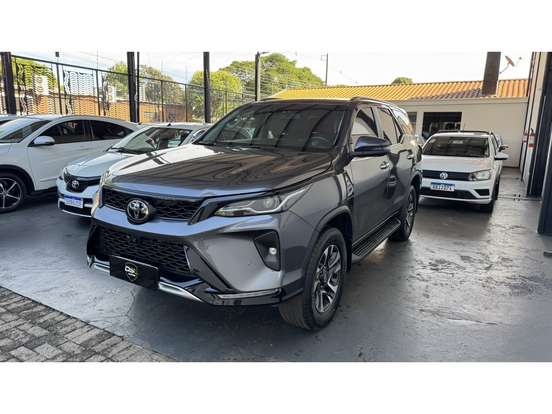 TOYOTA-HILUX SW4-2024