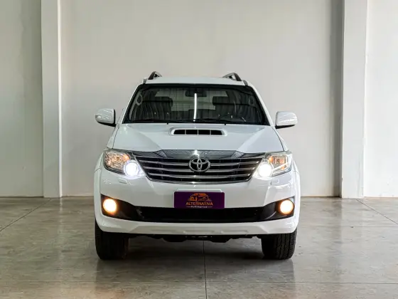 TOYOTA HILUX SW4 3.0 SRV 4X4 16V TURBO INTERCOOLER DIESEL 4P AUTOMÁTICO TOYOTA HILUX SW4 3.0 SRV 4X4 16V TURBO INTERCOOLER DIESEL 4P AUTOMÁTICO