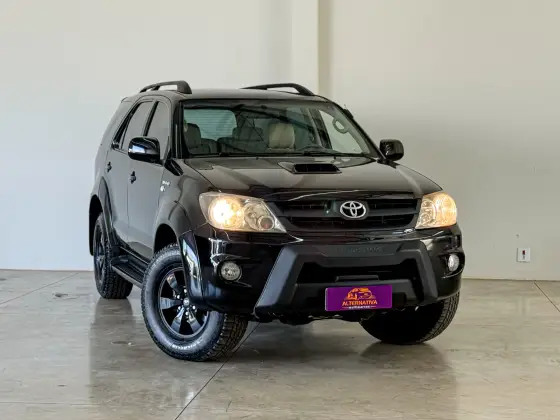 TOYOTA HILUX SW4 3.0 SRV 4X4 16V TURBO INTERCOOLER DIESEL 4P AUTOMÁTICO TOYOTA HILUX SW4 3.0 SRV 4X4 16V TURBO INTERCOOLER DIESEL 4P AUTOMÁTICO