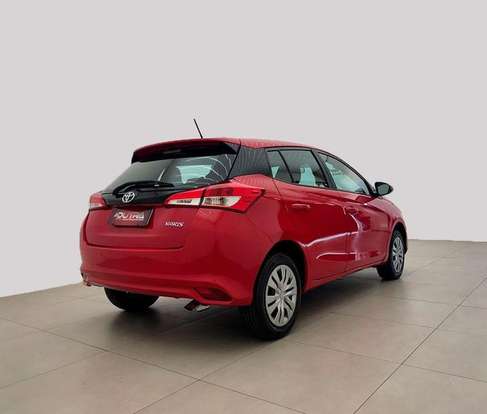 TOYOTA-YARIS-2019