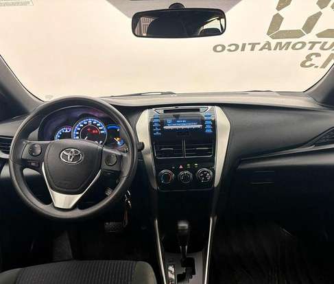 TOYOTA-YARIS-2019