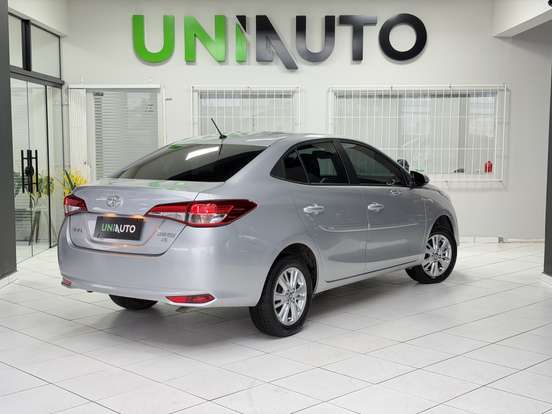 TOYOTA-YARIS-2018