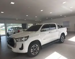 TOYOTA HILUX 2.7 VVT-i FLEX CD SRV 4X4 AUTOMÁTICO TOYOTA HILUX 2.7 VVT-i FLEX CD SRV 4X4 AUTOMÁTICO