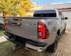 TOYOTA HILUX 2.8 D-4D TURBO DIESEL CD SRX 4X4 AUTOMÁTICO TOYOTA HILUX 2.8 D-4D TURBO DIESEL CD SRX 4X4 AUTOMÁTICO