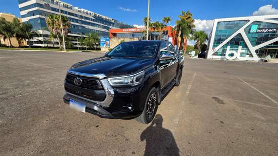 TOYOTA-HILUX-2.8 D-4D TURBO DIESEL CD SRX 4X4 AUTOMÁTICO TOYOTA-HILUX-2022