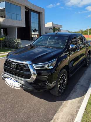 TOYOTA-HILUX-2021
