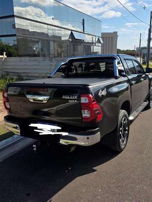 TOYOTA-HILUX-2021