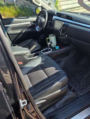 TOYOTA-HILUX-2021