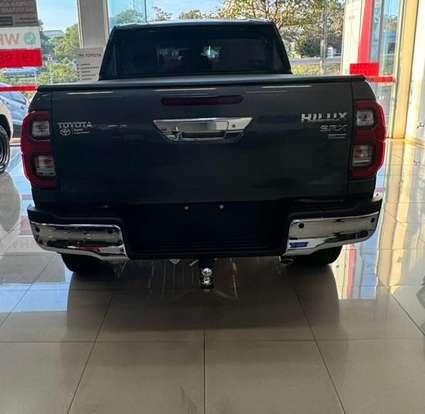 TOYOTA-HILUX-2025
