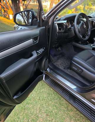 TOYOTA-HILUX-2025