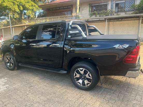 TOYOTA-HILUX-2019