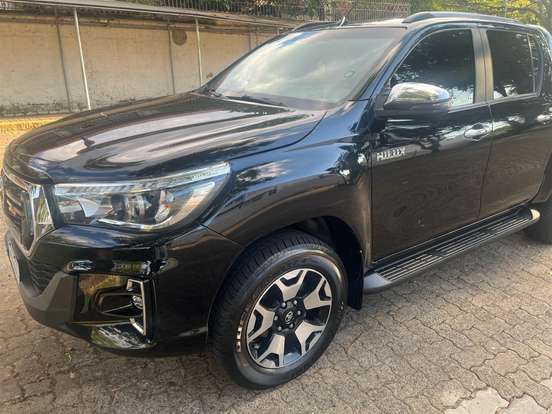 TOYOTA-HILUX-2019