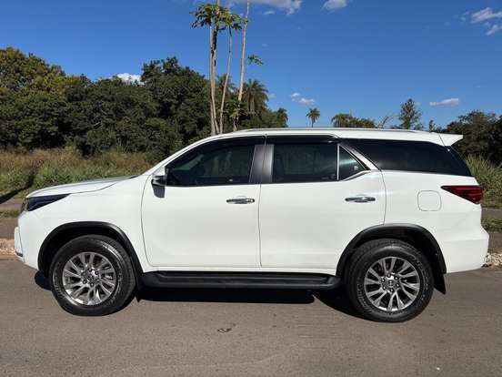 TOYOTA-HILUX SW4-2021