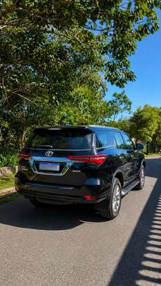 TOYOTA-HILUX SW4-2022