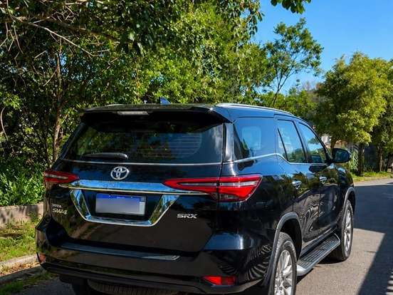 TOYOTA-HILUX SW4-2.8 D-4D TURBO DIESEL SRX 7L 4X4 AUTOMÁTICO TOYOTA-HILUX SW4-2022