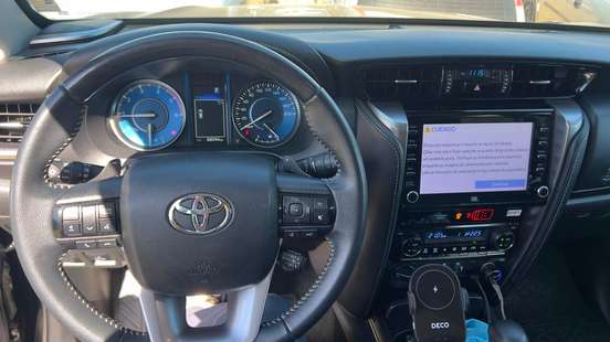TOYOTA-HILUX SW4-2022