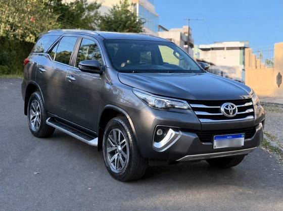 TOYOTA HILUX SW4 2.8 SRX 4X4 16V TURBO INTERCOOLER DIESEL 4P AUTOMÁTICO
