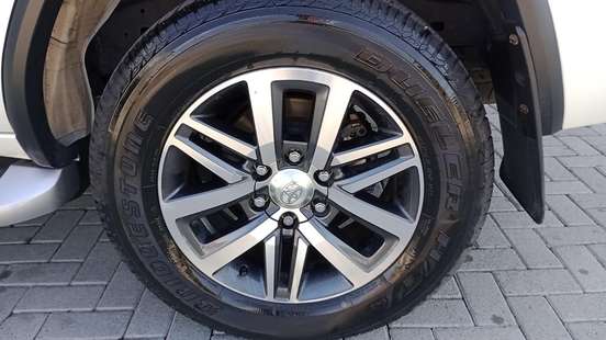 TOYOTA-HILUX SW4-2020
