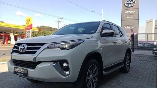 TOYOTA-HILUX SW4-2020