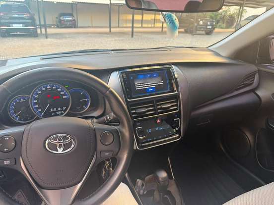 TOYOTA-YARIS-2023