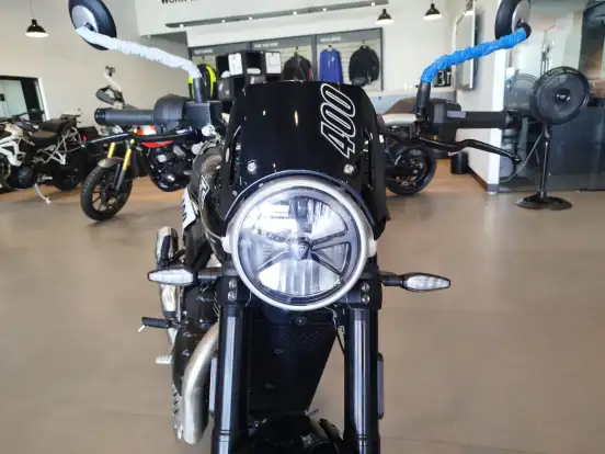 TRIUMPH-TRACKER 400-2026