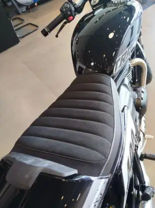 TRIUMPH-TRACKER 400-2026