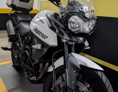 TRIUMPH TIGER 800 XR TRIUMPH TIGER 800 XR