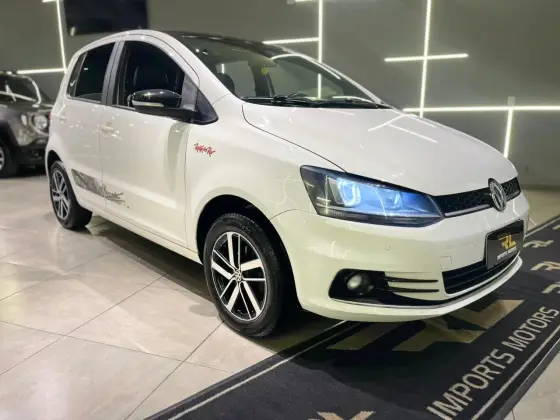 VOLKSWAGEN FOX 1.6 MI ROCK IN RIO 8V FLEX 4P MANUAL VOLKSWAGEN FOX 1.6 MI ROCK IN RIO 8V FLEX 4P MANUAL