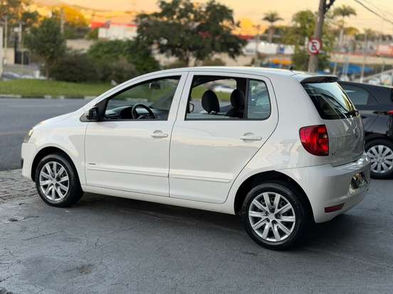 VOLKSWAGEN-FOX-2011