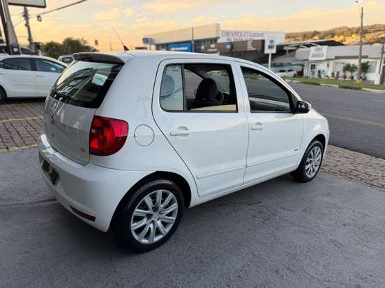 VOLKSWAGEN-FOX-2011