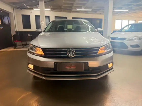 VOLKSWAGEN JETTA 1.4 16V TSI COMFORTLINE GASOLINA 4P TIPTRONIC VOLKSWAGEN JETTA 1.4 16V TSI COMFORTLINE GASOLINA 4P TIPTRONIC