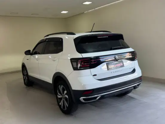 VOLKSWAGEN-T-CROSS-2023