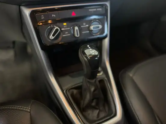 VOLKSWAGEN-T-CROSS-2023