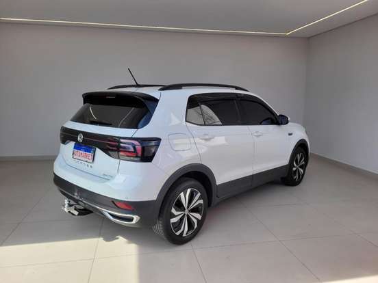 VOLKSWAGEN-T-CROSS-2021