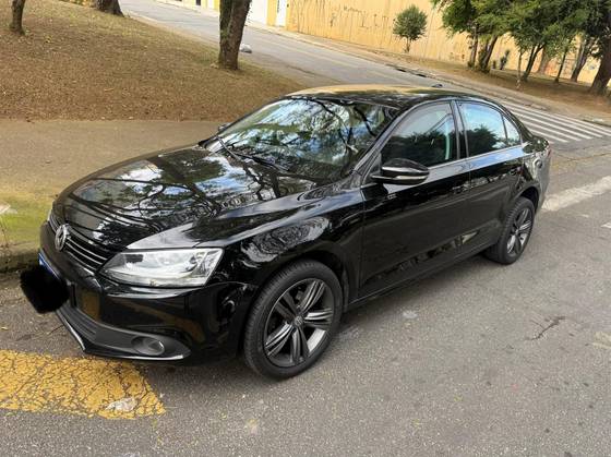 VOLKSWAGEN JETTA 2.0 COMFORTLINE FLEX 4P TIPTRONIC