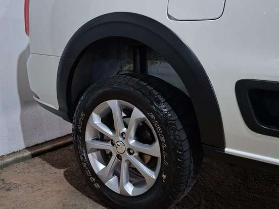 VOLKSWAGEN-SAVEIRO-1.6 MSI TRENDLINE CS 8V FLEX 2P MANUAL VOLKSWAGEN-SAVEIRO-2017