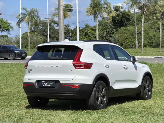 VOLVO-XC40-2.0 T4 GASOLINA GEARTRONIC VOLVO-XC40-2019