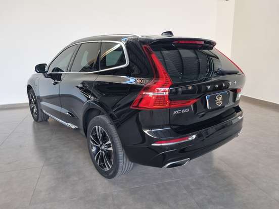 VOLVO-XC60-2021