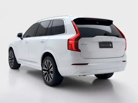 VOLVO-XC90-2022