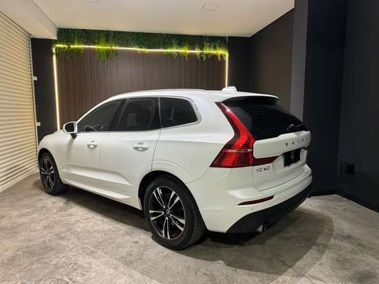 VOLVO-XC60-2.0 T5 GASOLINA MOMENTUM AWD GEARTRONIC VOLVO-XC60-2017