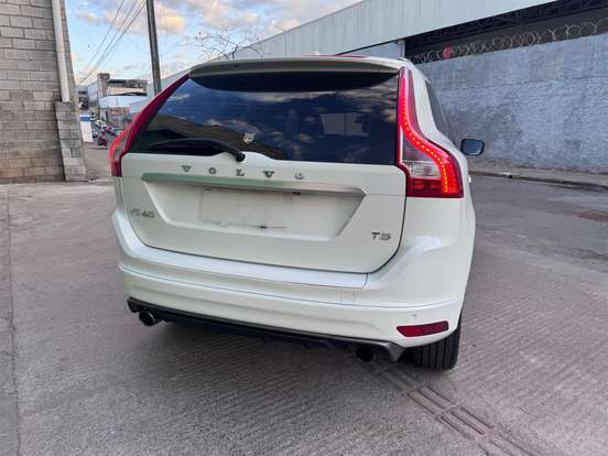 VOLVO-XC60-2.0 T5 R DESIGN TURBO GASOLINA 4P AUTOMÁTICO VOLVO-XC60-2014