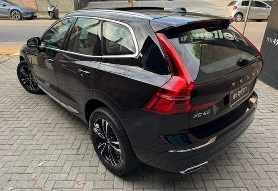 VOLVO-XC60-2021