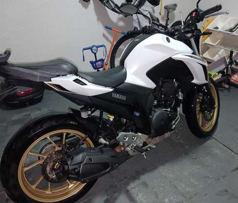 YAMAHA-FZ25 FAZER CONNECTED ABS-2025