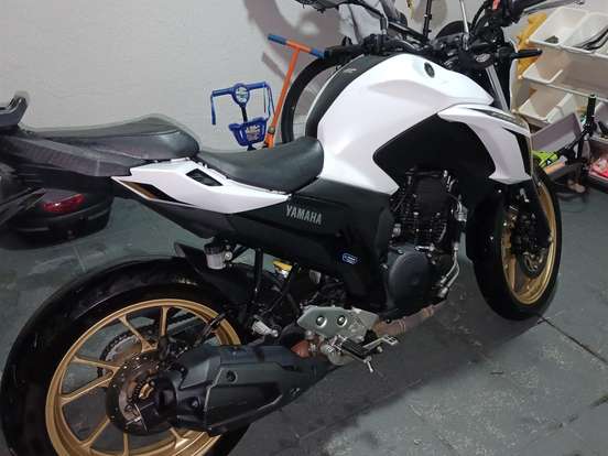 YAMAHA-FZ25 FAZER CONNECTED ABS YAMAHA-FZ25 FAZER CONNECTED ABS-2025