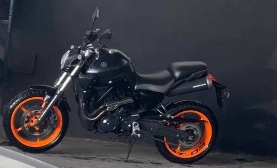 YAMAHA MT-03 