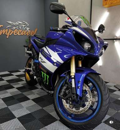 YAMAHA-YZF R1-2011